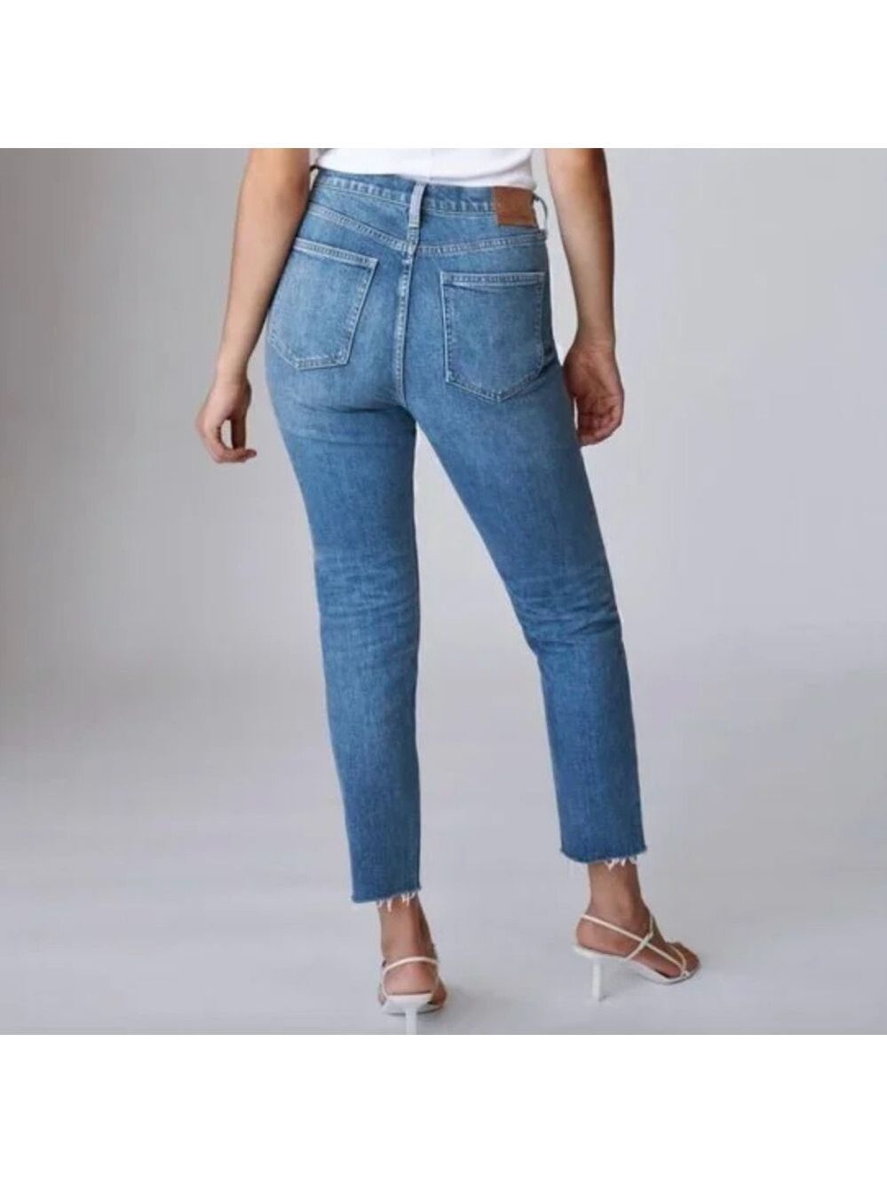 Aritzia Denim Forum The Yoko High Rise Slim Jeans Raw Hem Size 24
